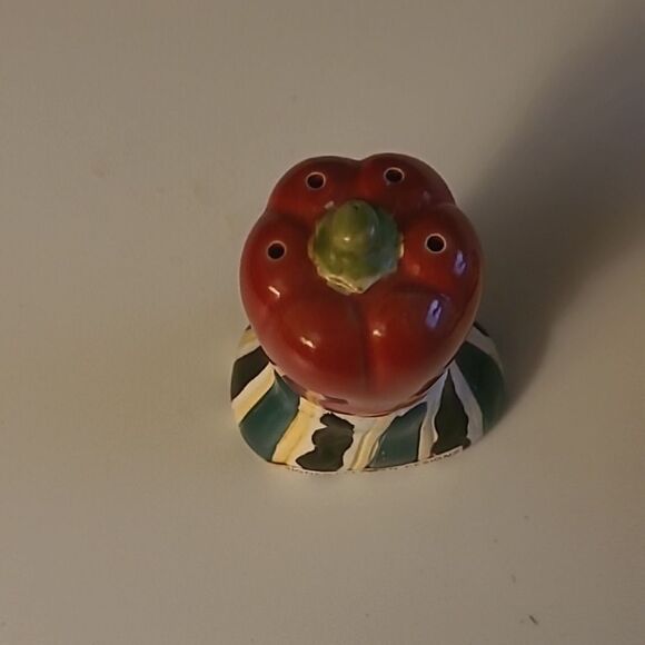 1991 Vandor Salt and Pepper Shaker - Picture 5 of 7